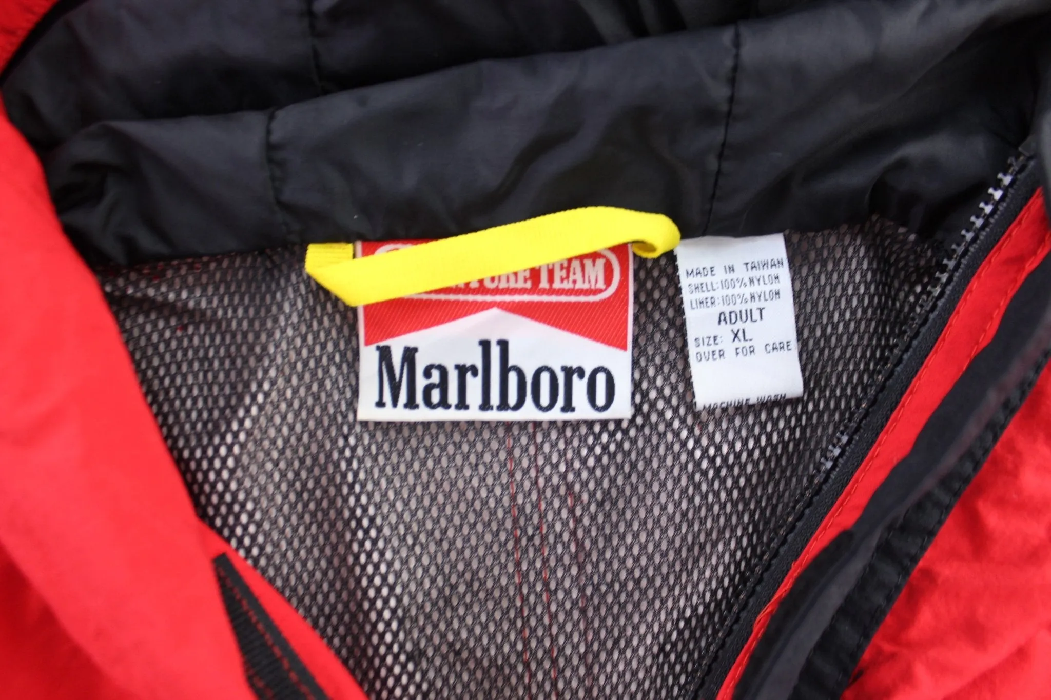 90's Marlboro Logo Patch Red Windbreaker Zip Up Jacket