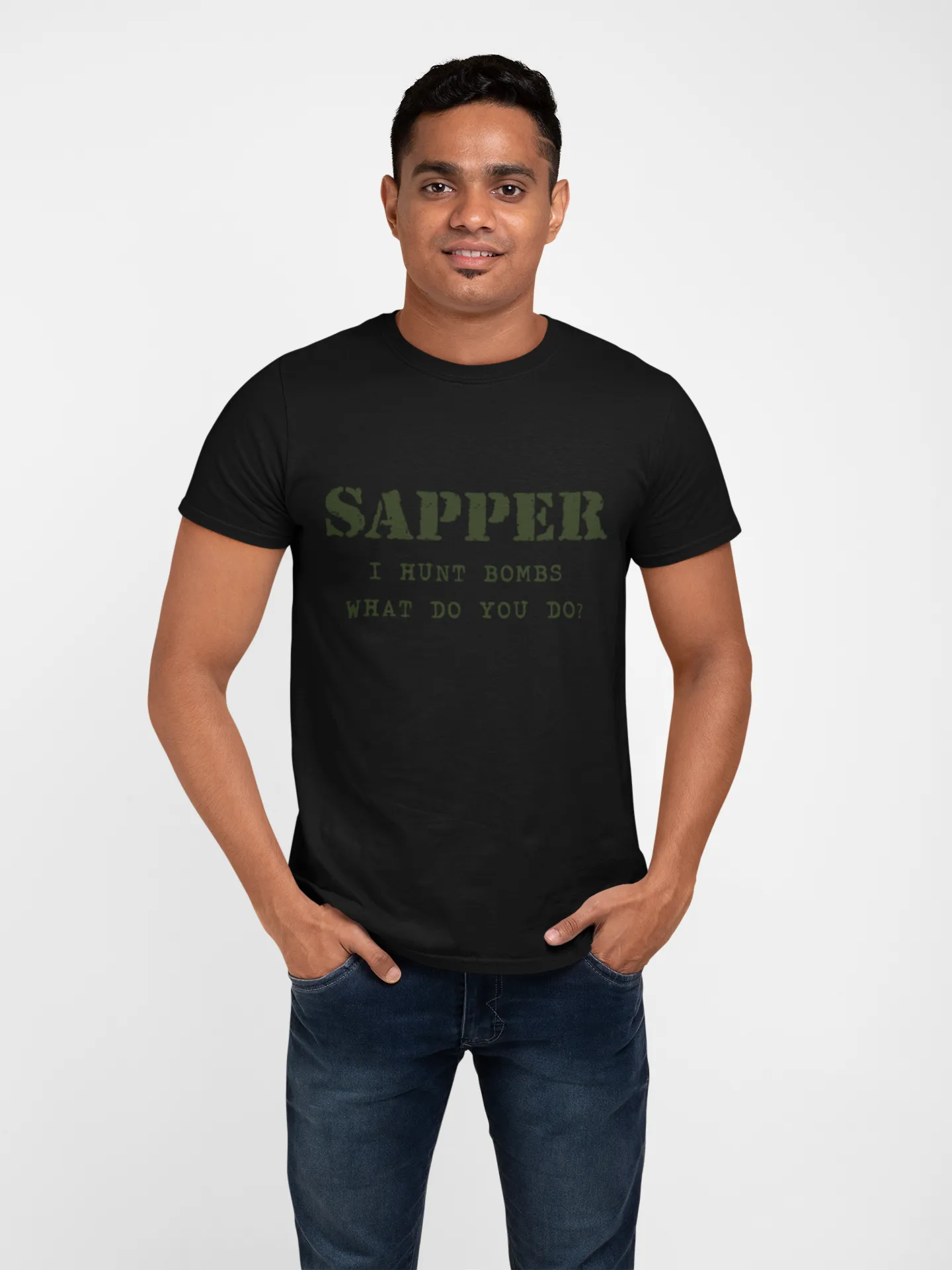 Sapper T-shirt - I Hunt Bombs (Men)