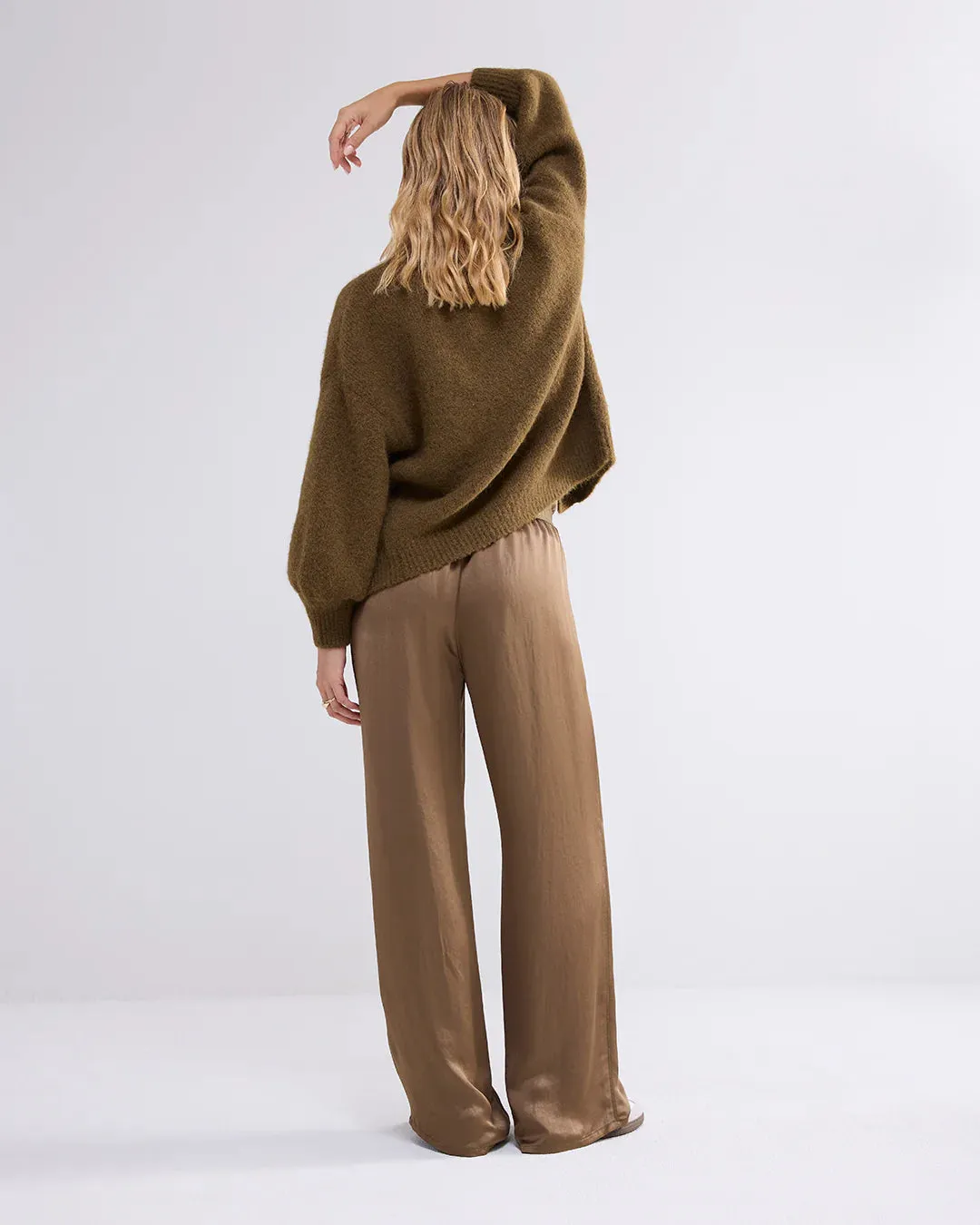 Silky Touch Heavy Trousers in Olive