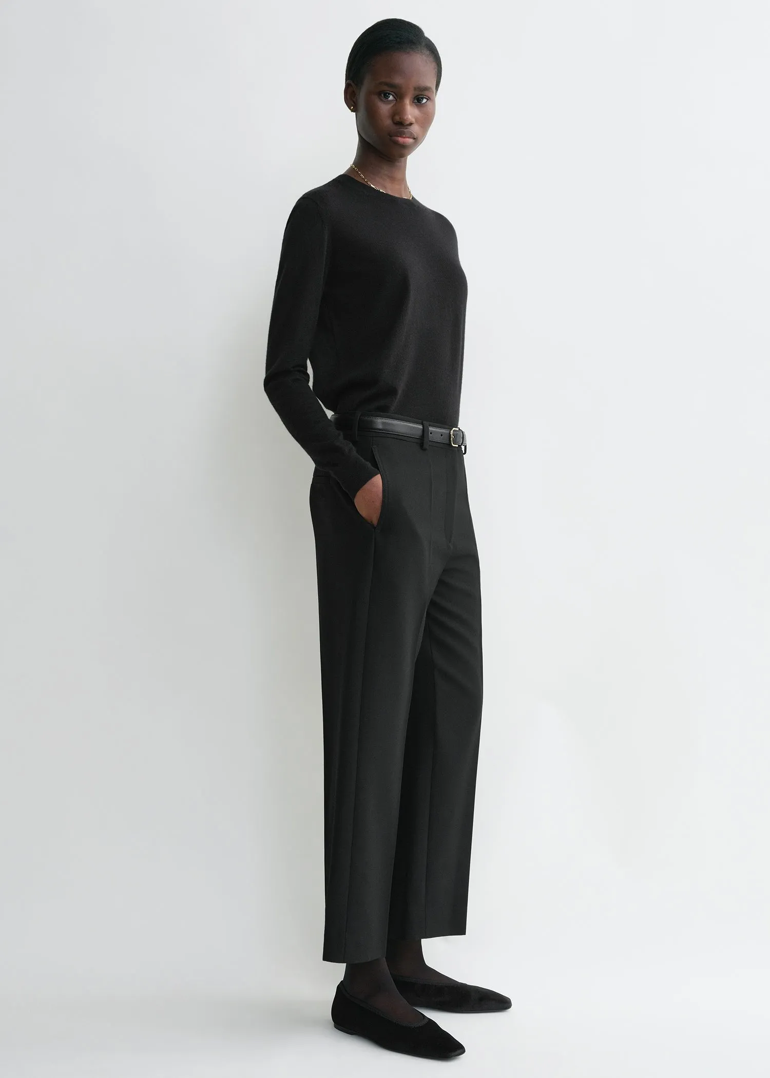 Straight cropped trousers black